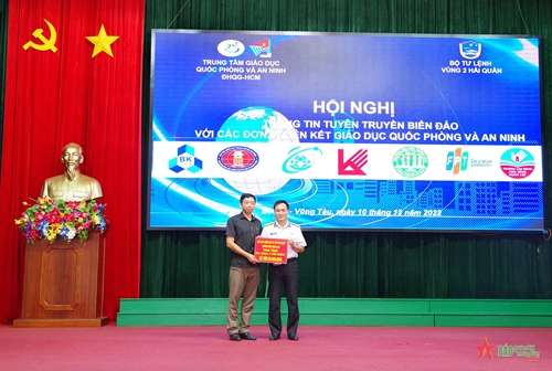 Vùng 2 Hải quân và Trung tâm Giáo dục Quốc phòng và an ninh Đại học Quốc gia TP Hồ Chí Minh phối hợp hoạt động